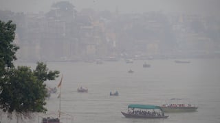 AQI in Uttar Pradesh: वाराणसी में ठंड के साथ प्रदूषित हवा ने डराया, शहरी इलाकों में बेहद खराब श्रेणी में AQI
