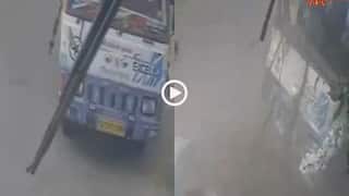 Video: संकरे पुल पर दो बसों की जबरदस्त टक्कर, टूटा शीशा, नीचे जा गिरी महिला, हादसा डैश कैम में रिकॉर्ड