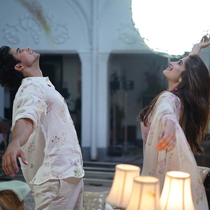 राशा थडानी एक बार फिर सुर्खियों में आ गई हैं. दरअसल आज रवीना टंडन की लाडली ने अपने इंस्टाग्राम हैंडल पर कुछ तस्वीरें शेयर करते हुए फैंस को अपडेट दिया कि उन्होंने अपने अगले प्रॉजेक्ट की शूटिंग शुरू कर दी है.