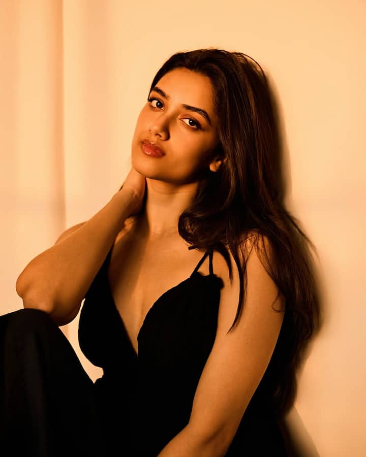 Born in Aurangabad, Maharashtra, the actress started her career with modeling. Even at the age of 18, she made her mark as a model and turned towards the film industry. After this, in 2023, he made his Bollywood debut with the Hindi film 'Yaariyan 2'.