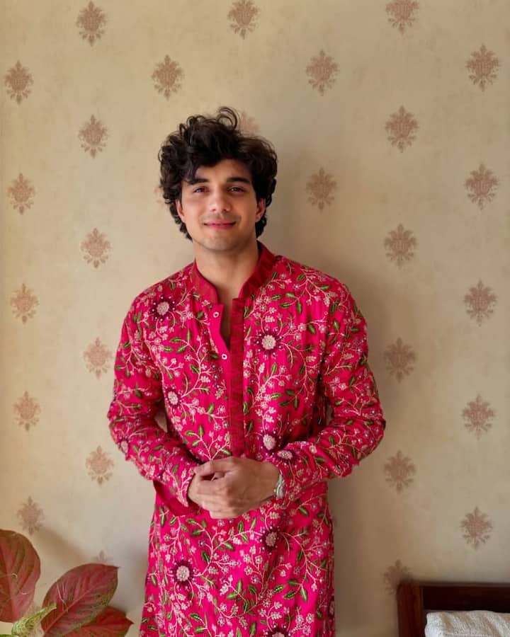 अभय वर्मा ने अपनी मेहनत और लगन से बिना किसी गॉडफादर के इंडस्ट्री में अपनी अलग पहचान बनाई है. बॉलीवुड में वो काम तो करते रहे लेकिन उन्हें पहचान नहीं मिल पाई. ‘मुंज्या’ से उनकी पॉपुलैरिटी में बहुत इजाफा हुआ और अब उनकी भी तगड़ी फैन फॉलोविंग देखने को मिलती है.