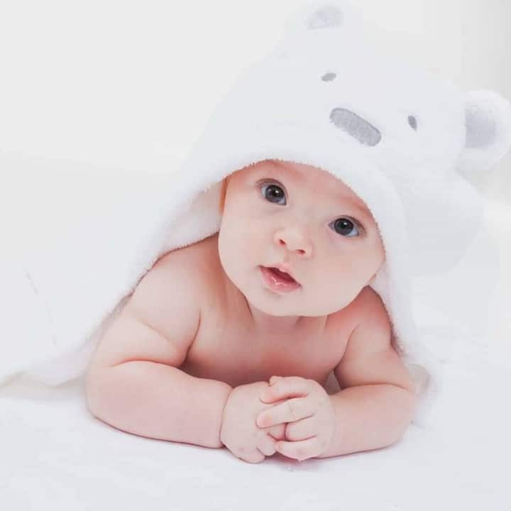 बाळाची प्रतिकारशक्ती नाजूक असल्यामुळे त्यांना दर दोन तासांनी आईचं दूध पाजा आईच्या दुधामुळे प्रतिकारशक्ती वाढते