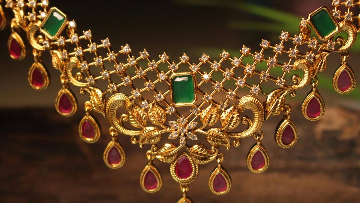 Gold Rate Today (13-11-2025): விண்ணை முட்டும் தங்கம் விலை.. ஒரே நாளில் சவரனுக்கு ரூ.2,600 உயர்வு