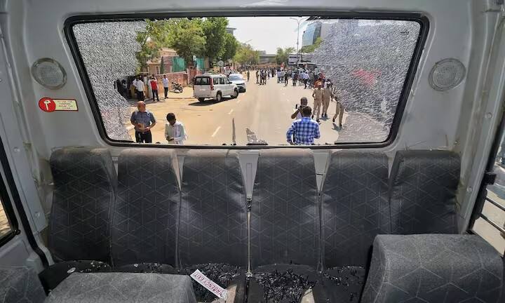 ભારતમાં અત્યાર સુધી થયેલા આત્મઘાતી હુમલાઓની ચોક્કસ સંખ્યા સ્પષ્ટ નથી. જોકે, ૧૪ ફેબ્રુઆરી, ૨૦૧૯ ના રોજ જમ્મુ અને કાશ્મીરના પુલવામામાં CRPF કાફલા પર થયેલો હુમલો પણ એક આત્મઘાતી હુમલો હતો. તે સમયે, વિસ્ફોટકોથી ભરેલું એક વાહન સૈનિકોને લઈ જતી સેનાની બસ સાથે અથડાયું હતું, જેમાં ૪૦ સૈનિકો માર્યા ગયા હતા. આતંકવાદી સંગઠન જૈશ-એ-મોહમ્મદે આ હુમલાની જવાબદારી સ્વીકારી હતી. આ હુમલાને ભારતીય ઇતિહાસના સૌથી ઘાતક આત્મઘાતી હુમલાઓમાંનો એક માનવામાં આવે છે.