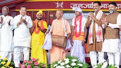 CM योगी का दिखा अलग अंदाज, ढोल-नगाड़ों की थाप से जनजाति भागीदारी उत्सव का किया शुभारंभ