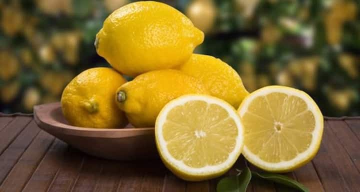 लिंबाच्या सालीत असलेले एंटीऑक्सीडेंट शरीराला फ्री रॅडिकल्समुळे होणाऱ्या हानीपासून वाचवतात आणि त्वचेचे व पेशींचे आरोग्य सुधारतात.