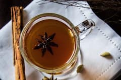 Winter healthcare tips:हिवाळ्यात अमृत आहे 'ही' हर्बल टी! जाणून घ्या कशी बनवायची ही चहा..