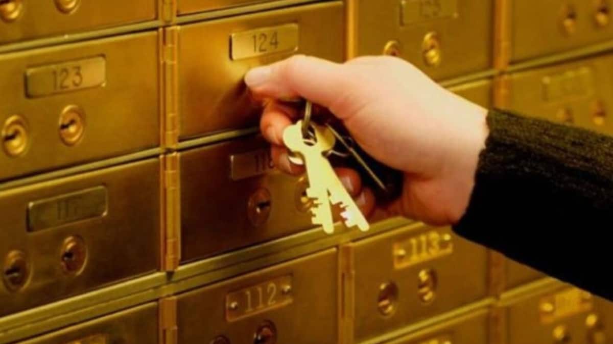 NRI-யின் வங்கி லாக்கரில் திருட்டு ; வேளச்சேரி வங்கி கிளையில் நடந்த மோசடியால் அதிர்ச்சி !!