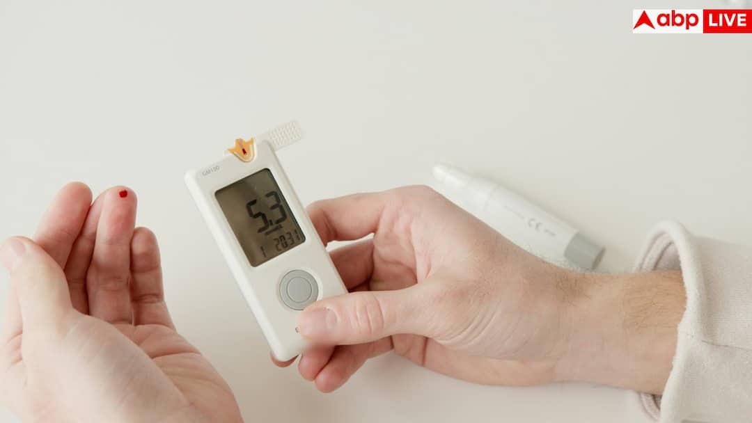 मीठा नहीं खाते फिर भी बढ़ रहा शुगर लेवल, जानें किन आदतों से बढ़ता है डायबिटीज का खतरा?