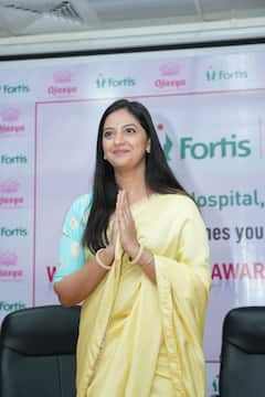 Entertainment: लग्नाच्या गजबजलेल्या शूटिंग सेटवरून तेजश्री प्रधानची थेट कर्करोग रुग्णालयात भेट!