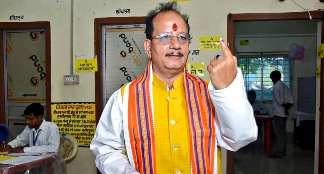 Bihar Polls 2025 Deputy CM Vijay Kumar Sinha Lakhisarai results Bihar Polls: Deputy CM Vijay Kumar Sinha Leading In Lakhisarai In Initial Count