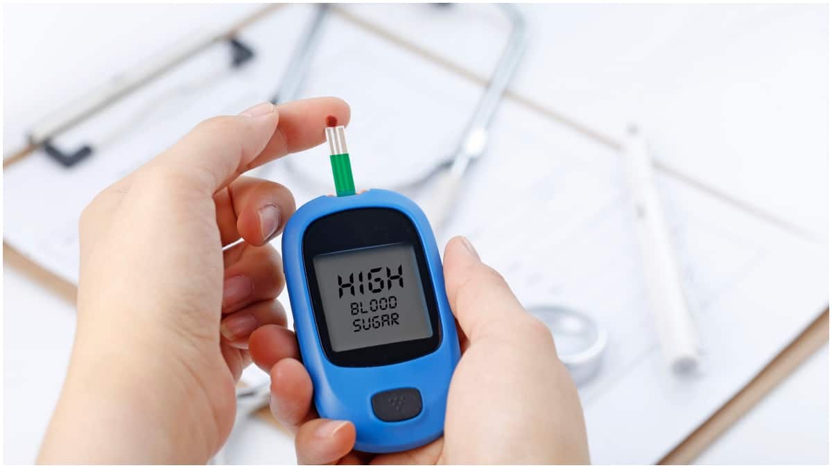 World Diabetes Day 2025 : ఈ 5 లక్షణాలు మధుమేహానికి సంకేతాలు.. వెంటనే ఈ జాగ్రత్తలు తీసుకోమంటున్న నిపుణులు