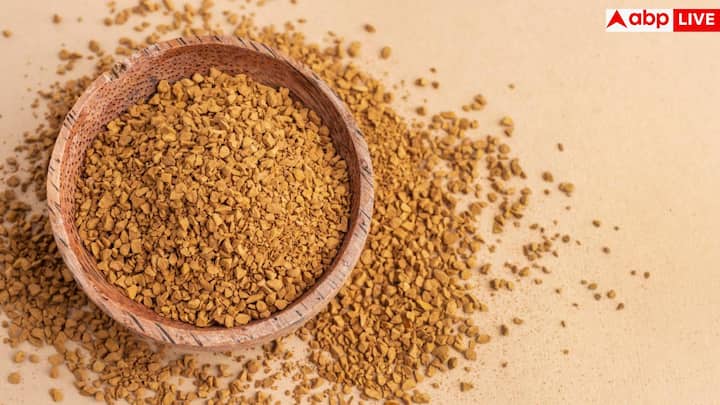 सबसे पहले ये समझना जरूरी है कि मेथी भिगोने पर होता क्या है. पानी में रहने से मेथी का कठोर छिलका नरम हो जाता है. इसके अंदर मौजूद घुलनशील फाइबर, अमीनो एसिड और एंटीऑक्सीडेंट आसानी से रिलीज हो जाते हैं. इससे मेथी पेट के लिए हल्की हो जाती है, पोषक तत्व जल्दी अब्जॉर्ब होते हैं और दानों को चबाना भी आसान होता है.