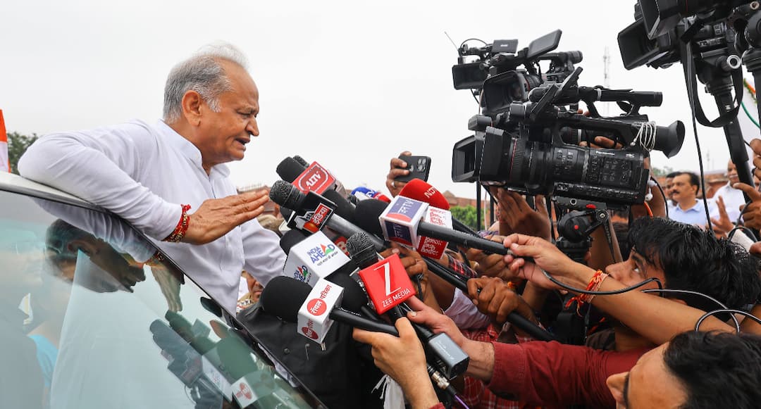 'Bihar Results Disappointing': Ashok Gehlot As He Points To NDA's Rs 10,000 Scheme For Women 'Bihar Results Disappointing': Ashok Gehlot As He Points To NDA's Rs 10,000 Scheme For Women