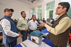 Bihar Election Counting : বিহারের সকালের গণনাতেই চমক, প্রাথমিক ট্রেন্ডে বহু এগিয়ে গেল ... কী বলছে ফল?