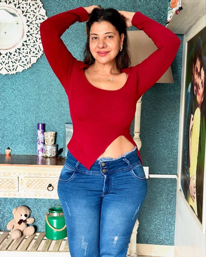डायरेक्टर और प्रोड्यूसर से लेकर वहां मौजूद लोग काफी कुछ कहा करते थे.मेरे कानों में वो बातें आती थीं. लेकिन, किसी के भी अंदर हिम्मत नहीं थी कि सामने से कुछ बोल दे.