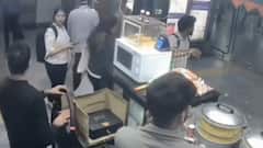 CCTV Inside Lal Quila Metro Station Captures Tremors After Delhi Car Blast: WATCH