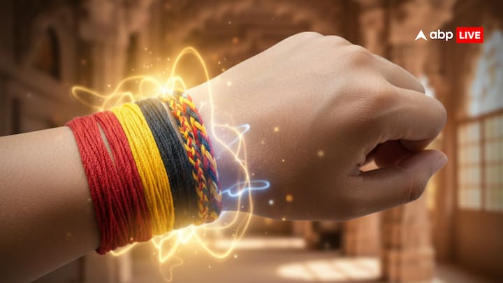 हाथों में पहनने वाला कलावा आपकी ऊर्जा को प्रभावित करता है. गलत रंग या तारीके से कलावा पहनने से आपकी ऊर्जा असंतुलन हो सकती है, जिसके कारण आपको तनाव, अस्थिरता और आलस का सामना करना पड़ सकता है.