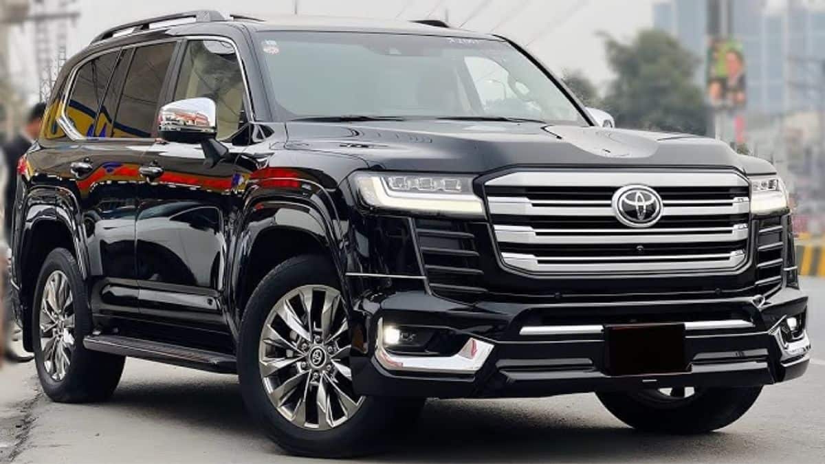 Toyota Discount: ஆத்தி.. ரூ.13 லட்சம் தள்ளுபடி - டாப் 3 லக்சரி ப்ரீமியம் கார்களுக்கு அதிரடி சலுகை - டொயோட்டா அறிவிப்பு