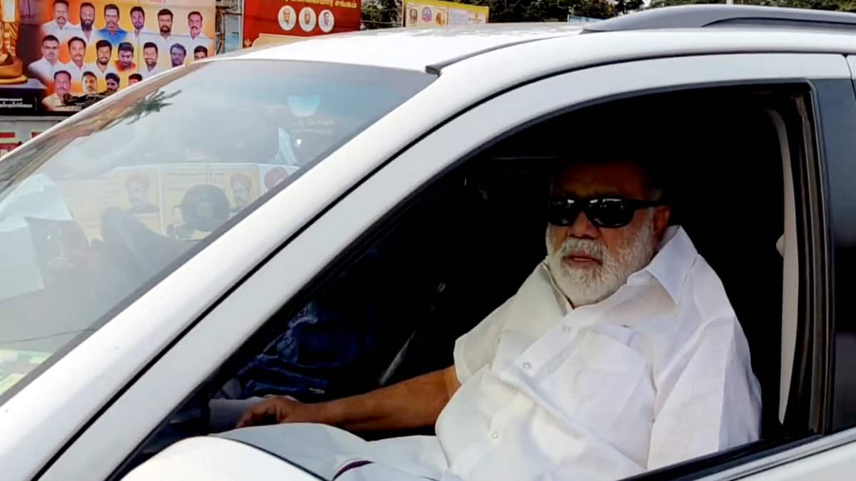 SIR-ஐ எதிர்ப்பதில் தவறில்லை! திமுக B-Team இல்லை: அமைச்சர் ஐ.பெரியசாமி பரபரப்பு பேச்சு!