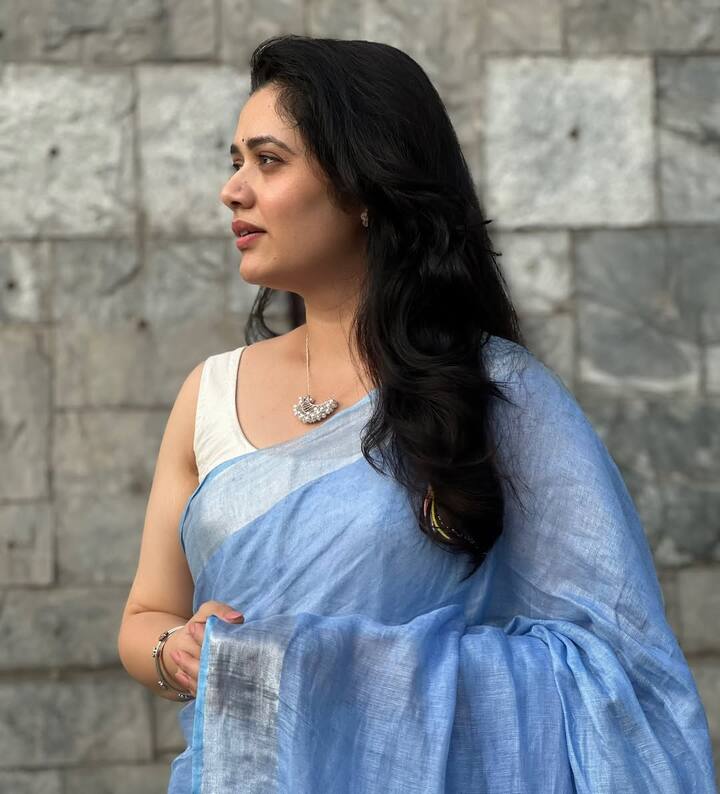 गिरीजाने मराठी नाटक, जाहिरात, सिनेसृष्टीबरोबर बॉलिवूडमध्येही आपल्या उत्कृष्ट अभिनयाचा ठसा उमटवला आहे.