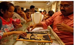 Gold Price: ਸੋਨੇ-ਚਾਂਦੀ ਦੇ ਝਟਕੇ 'ਚ ਡਿੱਗੇ ਰੇਟ, ਜਾਣੋ 10 ਗ੍ਰਾਮ ਖਰੀਦਣਾ ਹੋਇਆ ਕਿੰਨਾ ਆਸਾਨ? ਬਜ਼ਾਰਾਂ 'ਚ ਮੱਚੀ ਹਲਚਲ...