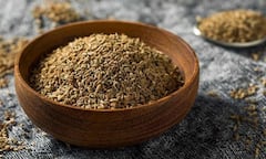 क्या आपको भी गैस की वजह से सीने में होता है दर्द? एक्सपर्ट्स से जानें कारण और बचने के 5 देसी तरीके