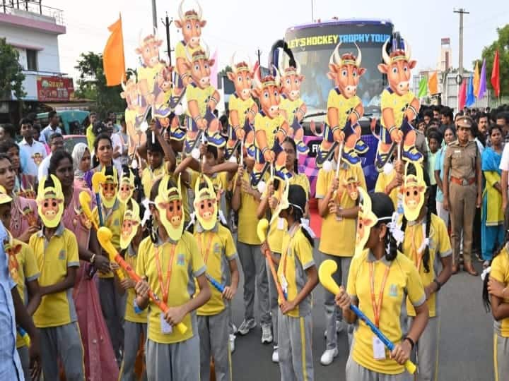 மதுரையில் உலக தரத்தில் ஹாக்கி மைதனாம் தயார் செய்யப்பட்டு வருகிறது. 30 கோடி செலவில் இந்த மைதானம் தாயார் ஆகிறது.