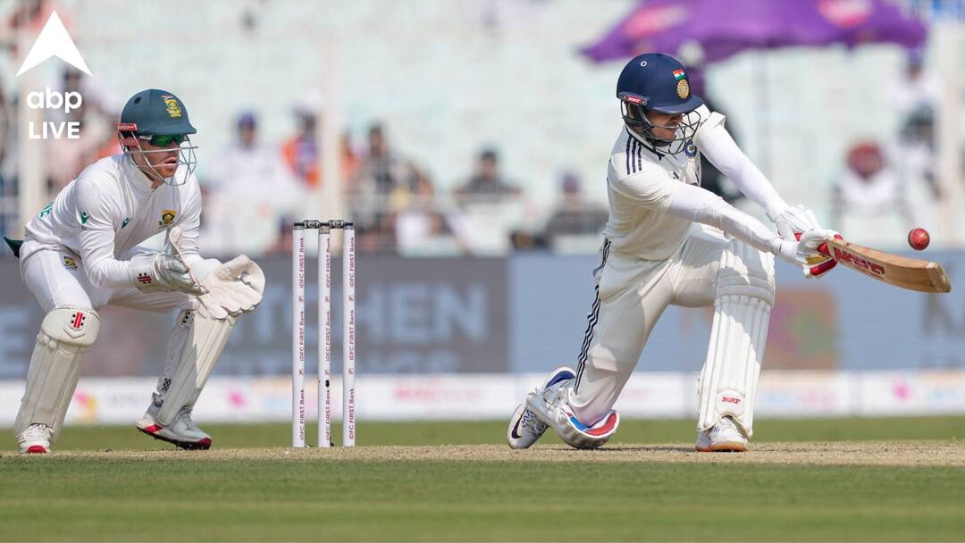 India vs South Africa IND vs SA Shubman Gill neck injury update using neck collar to fight pain Eden Gardens Shubman Gill Injury: আশঙ্কার ছবি ইডেনের ড্রেসিংরুমে, নেক কলার পরে যন্ত্রণা সামলাচ্ছেন শুভমন, দ্বিতীয় ইনিংসে ব্যাট করবেন?