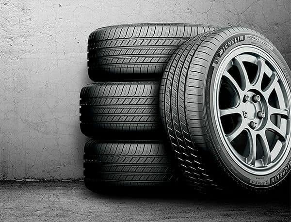 लांब प्रवास करताना हे टायर अतिशय विश्वासार्ह मानले जातात. खराब रस्त्यांवरही हे टायर चांगली कामगिरी करतात.