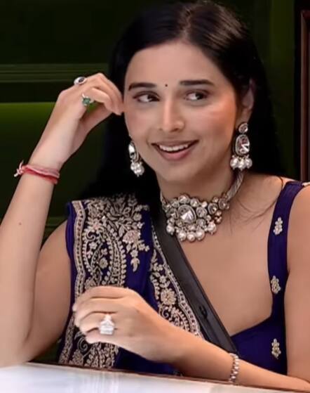 चोकर सेट घालून तान्या मित्तल अतिशय सुंदर दिसतेय. तुम्हीही तिचा हा लुक ट्राय करू शकता.