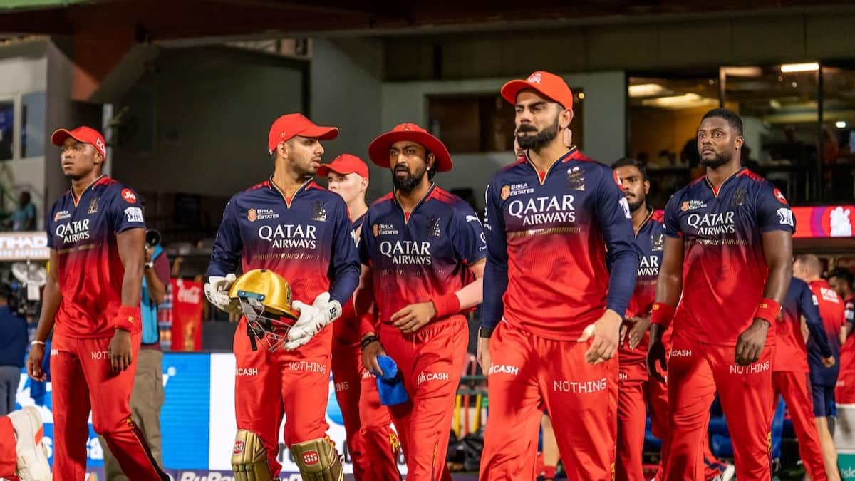 RCB Retained Players: लिविंगस्टोन को RCB ने दिखाया बाहर का रास्ता, देखें बेंगलुरु की पूरी रिटेंशन लिस्ट