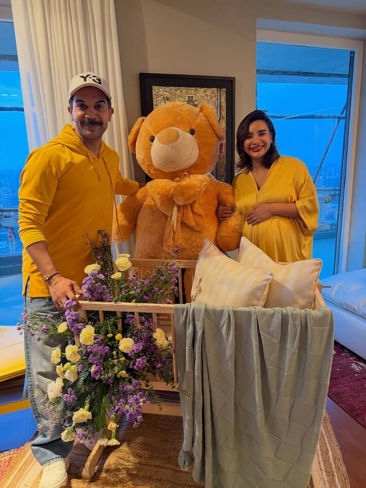 Sonakshi’s husband Zaheer Iqbal and Huma’s brother Saqib Saleem also joined the cheerful moment.