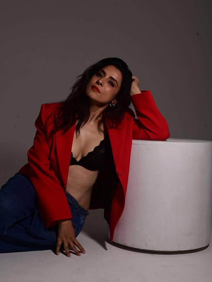 टाइम्स नाउ को दिए एक इंटरव्यू में एक्ट्रेस ने बताया था कि उन्होंने एक्टिंग पूरी तरह से नहीं छोड़ी, कुछ अच्छा काम आया तो वापसी कर सकती हैं. लेकिन फिलहाल वो कई रेस्टोरेंट चला रही हैं.