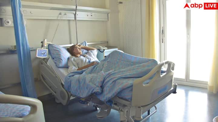 जूली सोशल मीडिया पर नर्स जूली के नाम से जानी जाती हैं. वहां वह यह बताती हैं कि लोग अपने आखिरी दिनों में कैसी बातें करते हैं. जैसे परिवार के लिए प्यार जताना, शुक्रिया बोलना या किसी गलती के लिए माफी मांगना. यह सब उनके वीडियो देखने वालों को काफी भावुक कर देता है.