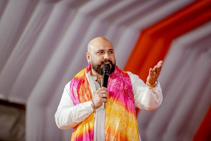 B Praak also spread the magic of his voice in the Padayatra programme. His videos are becoming very viral.