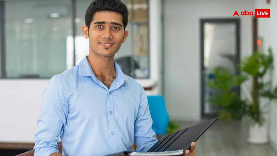 SBI Clerk Mains Admit Card 2025 out how to download Direct Link hall ticket main exam date SBI Clerk Mains Admit Card 2025: एसबीआई क्लर्क मेंस एडमिट कार्ड जारी, इस डायरेक्ट लिंक से करें डाउनलोड