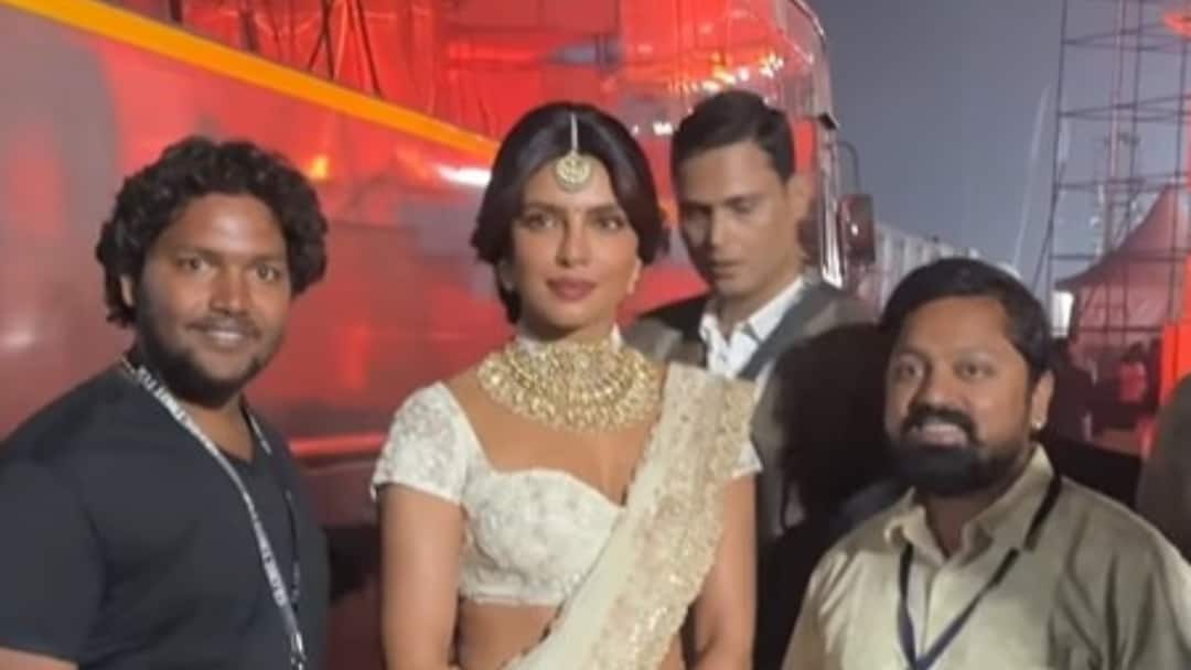 Priyanka Chopra’s Sweet Gesture At Varanasi Event Wins Internet, Fans Love Her Shoutout To Mahesh Babu