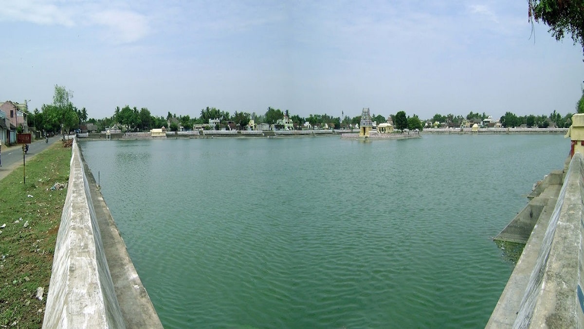 ஹரித்ரா நதி என்றழைக்கப்படும் மன்னார்குடி கோயில் குளம்