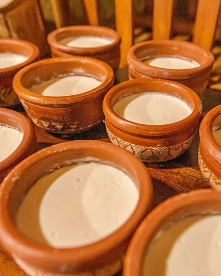 दही खाल्ल्याने जडपणा, फुगलेपणा आणि पचनातील अडथळे कमी होतात असे अनेकांना जाणवते.