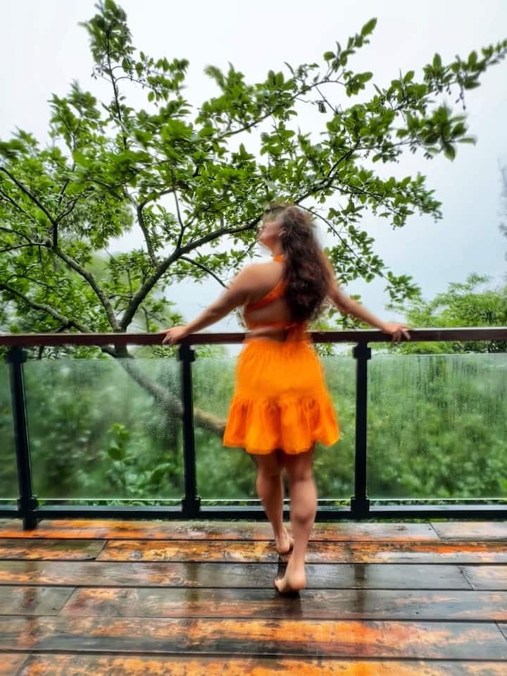 साल 2023 में शिवालिक ने अभिषेक पाठक से शादी कर ली। हालाँकि, शादी के बाद वह अभिनय की दुनिया से दूर हो गईं। लेकिन इससे पहले भी कई फ़िल्में आईं जिनमें शिवालिक ने बतौर अभिनेत्री अपने अभिनय का जौहर दिखाया।