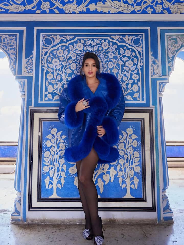 Even in films, Nora Fatehi has made people crazy with her acting and dance moves. Today Hasina does not need any identity. She impresses the audience every time with her charming style.