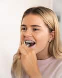 Brushing Teeth : दिवसा ठीक, पण रात्रीचा ब्रश चुकवणं पडेल महागात, दंततज्ज्ञांनी सांगितलं मोठं कारण