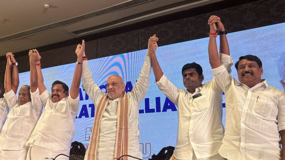 TN Politics: ”ஒன்று சேர், புரட்சி செய்” மோடில் பாஜக.. நவகிரகங்கள், பீகார் ஃபார்முலா?தமிழகத்தில் சாத்தியமா?