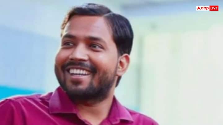 खान सर के अनुसार, अपनी मंजिल पाने के लिए संघर्ष करें, अगर आप हार मानते हैं तो सब खत्म है, लेकिन अगर आप जिद्दी बनकर संघर्ष करते रहें, तो दुनिया की कोई ताकत आपको हरा नहीं सकती. मेहनत इतनी ख़ामोशी से करें कि आपकी सफलता शोर मचा दे.