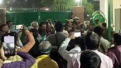 'संजय यादव बिहार छोड़ो…', राबड़ी आवास के बाहर RJD कार्यकर्ताओं का हंगामा