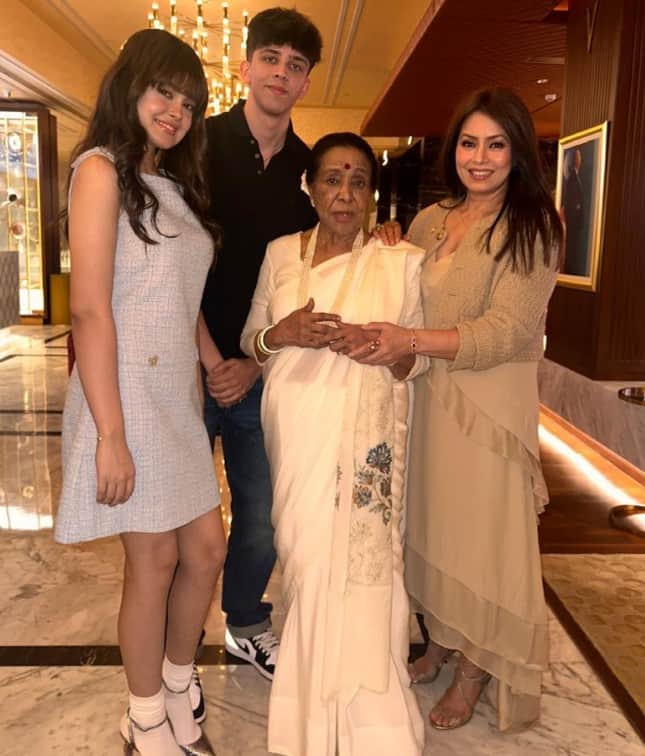 कितनी पढ़ी-लिखी हैं महिमा चौधरी की बेटी अरियाना? वायरल हुआ था स्कूल वीडियो