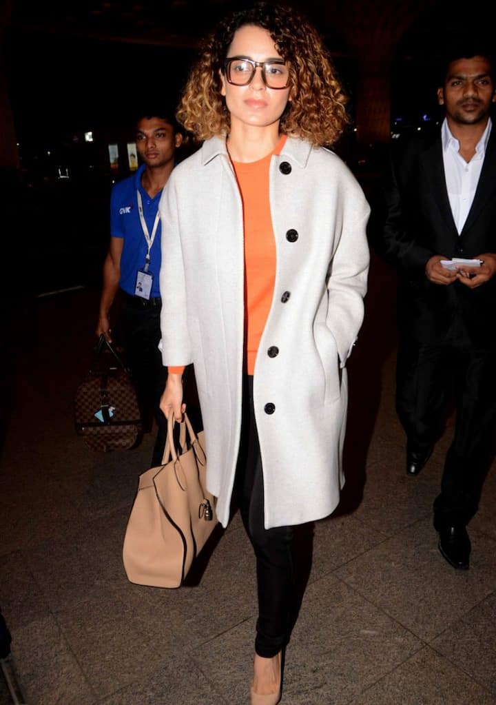 कंगना रनौत का ये लॉन्ग कोट आप विंटर में ट्राई कर सकती हैं. ये भी पहनने में काफी सुंदर लगता है.