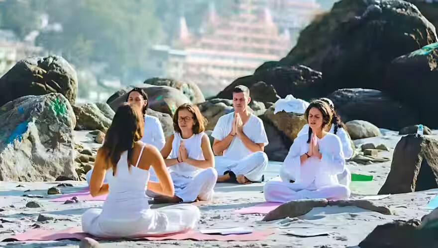 Patanjali: వ్యాపారానికి అతీతంగా సమాజ ఆరోగ్య లక్ష్యం - ఆధ్యాత్మిక విప్లవం సృష్టిస్తున్న పతంజలి