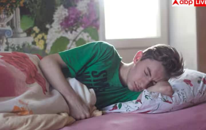 ਇਸ ਲਈ, ਰਾਤ ਦੇ ਖਾਣੇ ਦੀ ਪਲਾਨਿੰਗ ਕਰਨ ਵੇਲੇ ਇਹਨਾਂ ਗੱਲਾਂ ਦਾ ਧਿਆਨ ਰੱਖਣਾ ਜ਼ਰੂਰੀ ਹੈ। ਕਈ ਵਾਰ, ਉਹ ਚੀਜ਼ਾਂ ਵੀ ਜਿਨ੍ਹਾਂ ਨੂੰ ਤੁਸੀਂ ਨੁਕਸਾਨਦੇਹ ਸਮਝਦੇ ਹੋ, ਤੁਹਾਡੀ ਨੀਂਦ ਵਿੱਚ ਵਿਘਨ ਪਾ ਸਕਦੀਆਂ ਹਨ। ਇਸ ਸਥਿਤੀ ਵਿੱਚ ਬਹੁਤ ਜ਼ਿਆਦਾ ਪਾਣੀ ਪੀਣ ਨਾਲ ਤੁਹਾਡੀ ਪੂਰੀ ਰਾਤ ਨੀਂਦ ਖੁੱਲ੍ਹਦੀ ਰਹੇਗੀ।